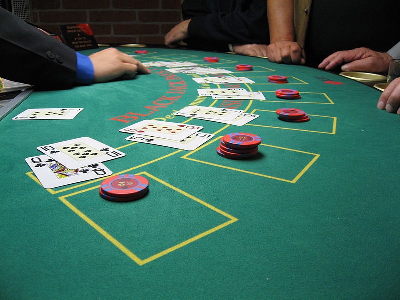 The Relationship Between Casinos and Sports: Sponsorships, Betting, and More